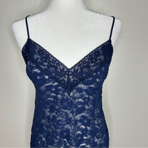 New Victoria's Secret Womens Navy V-Neck Lace Chemise Lingerie Slip Size L NWT - Picture 2 of 9